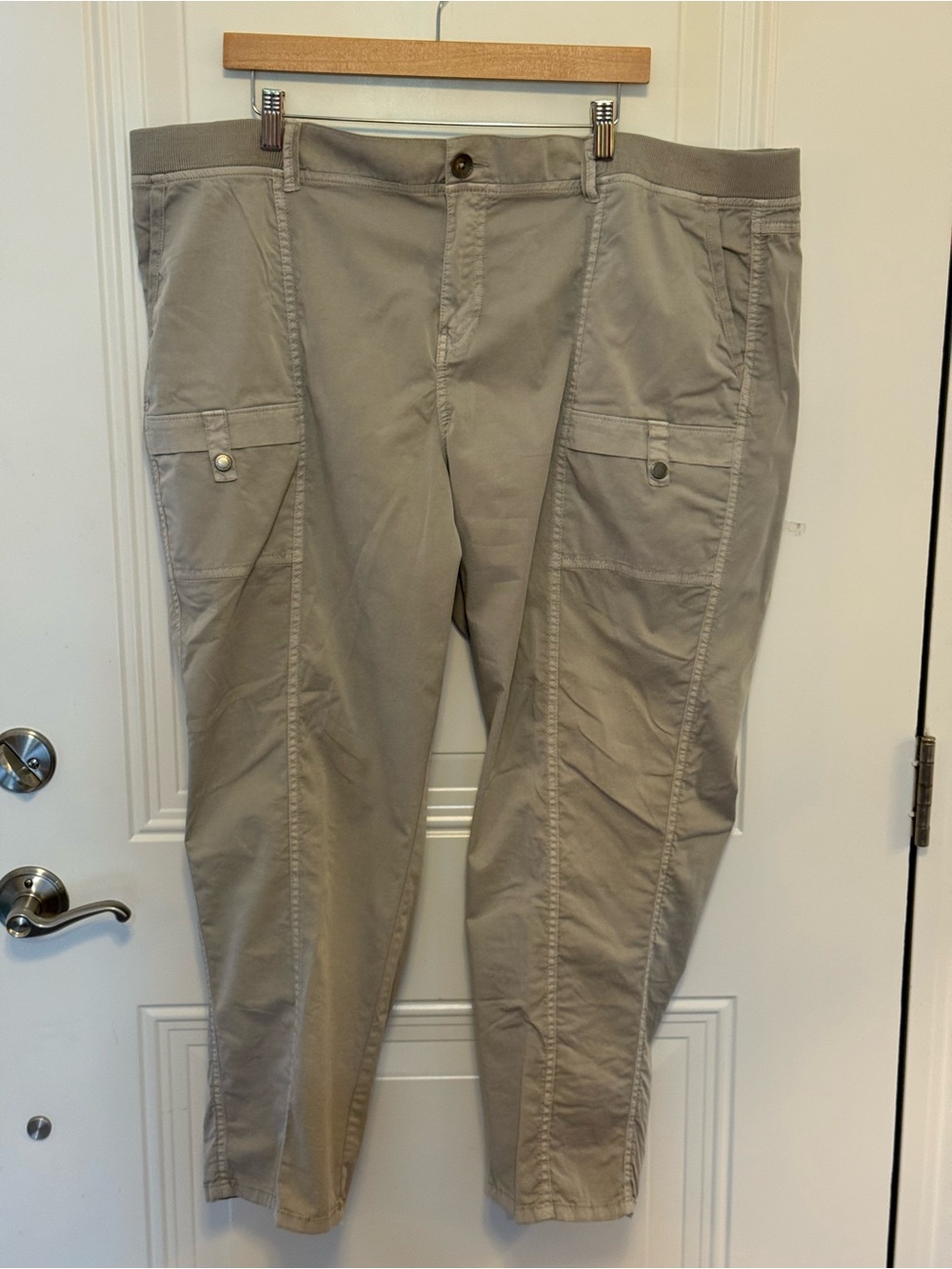 Sonoma Women’s Cargo Pants in Light Khaki
